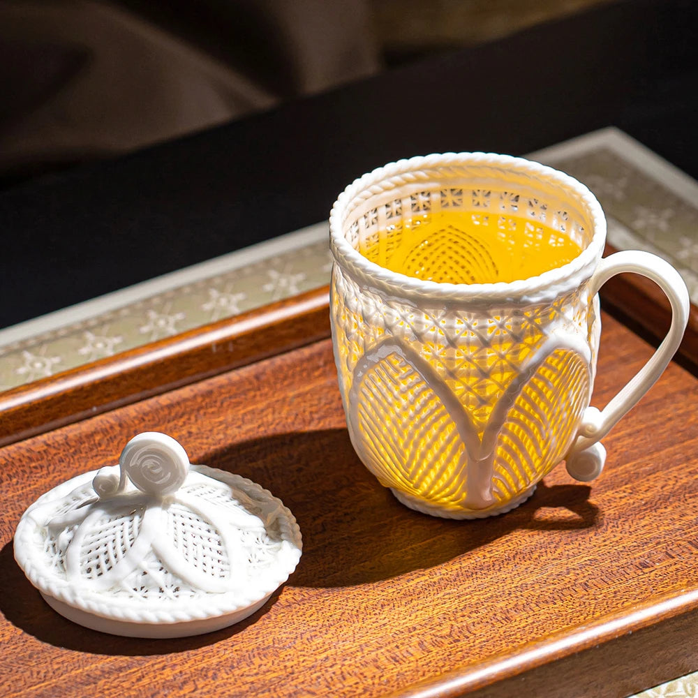 Broderie Lidded Mug
