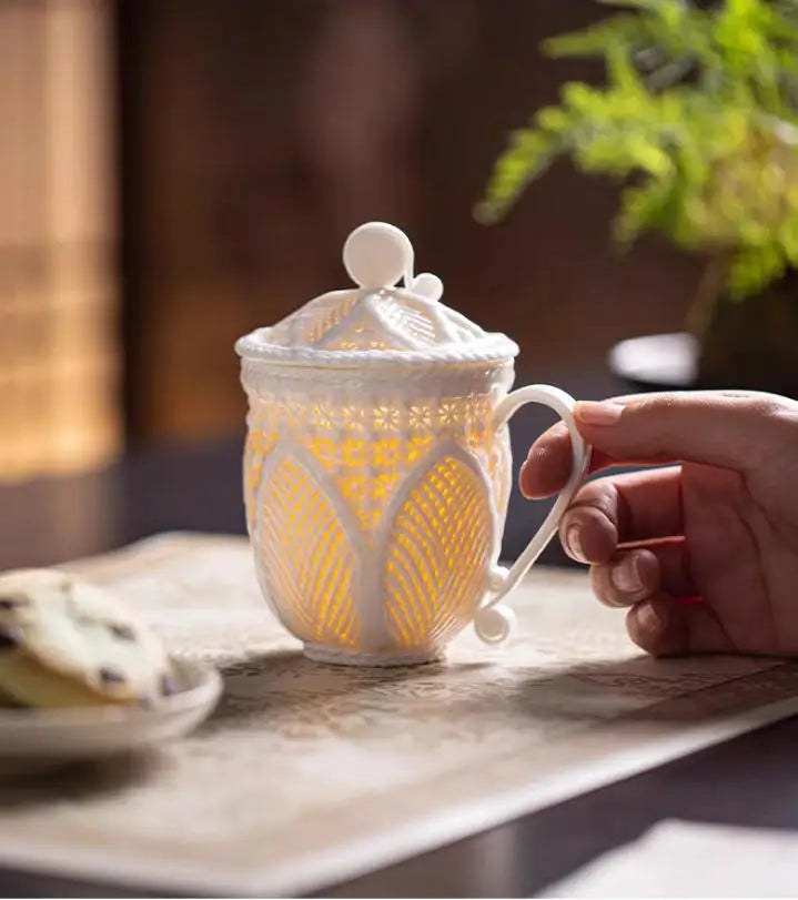 Broderie Lidded Mug