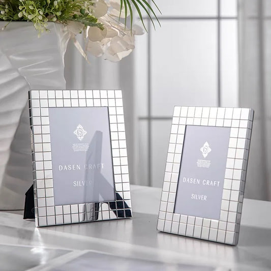 Chelsea Lattice Frame