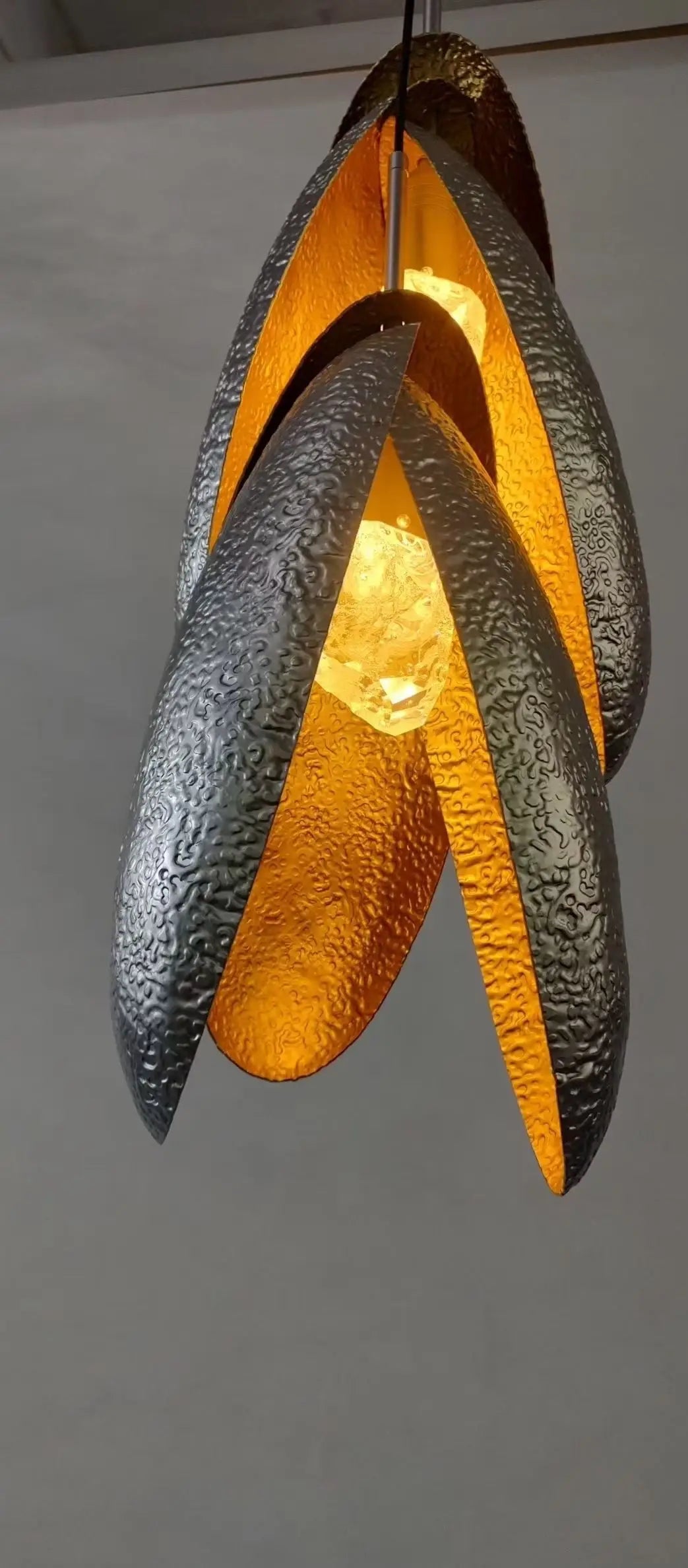 Petalo Pendant