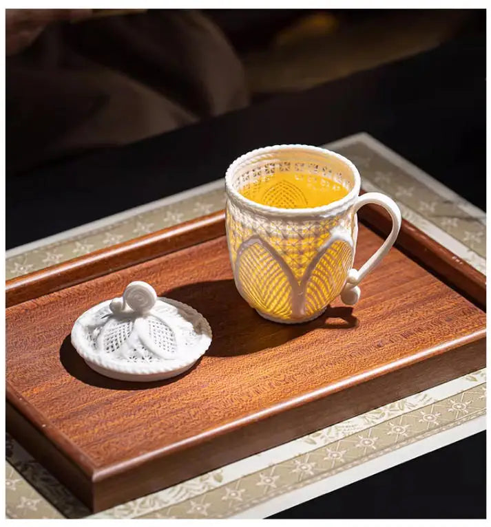 Broderie Lidded Mug