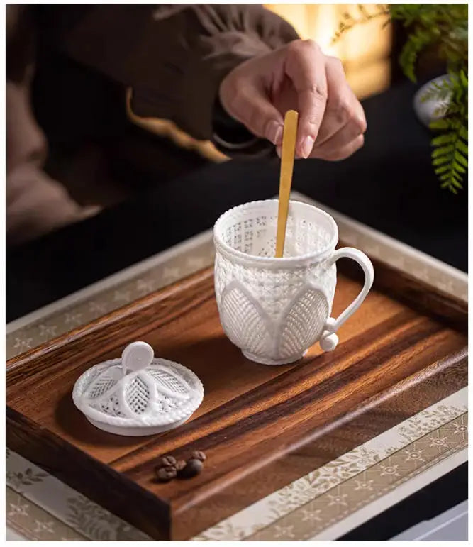 Broderie Lidded Mug