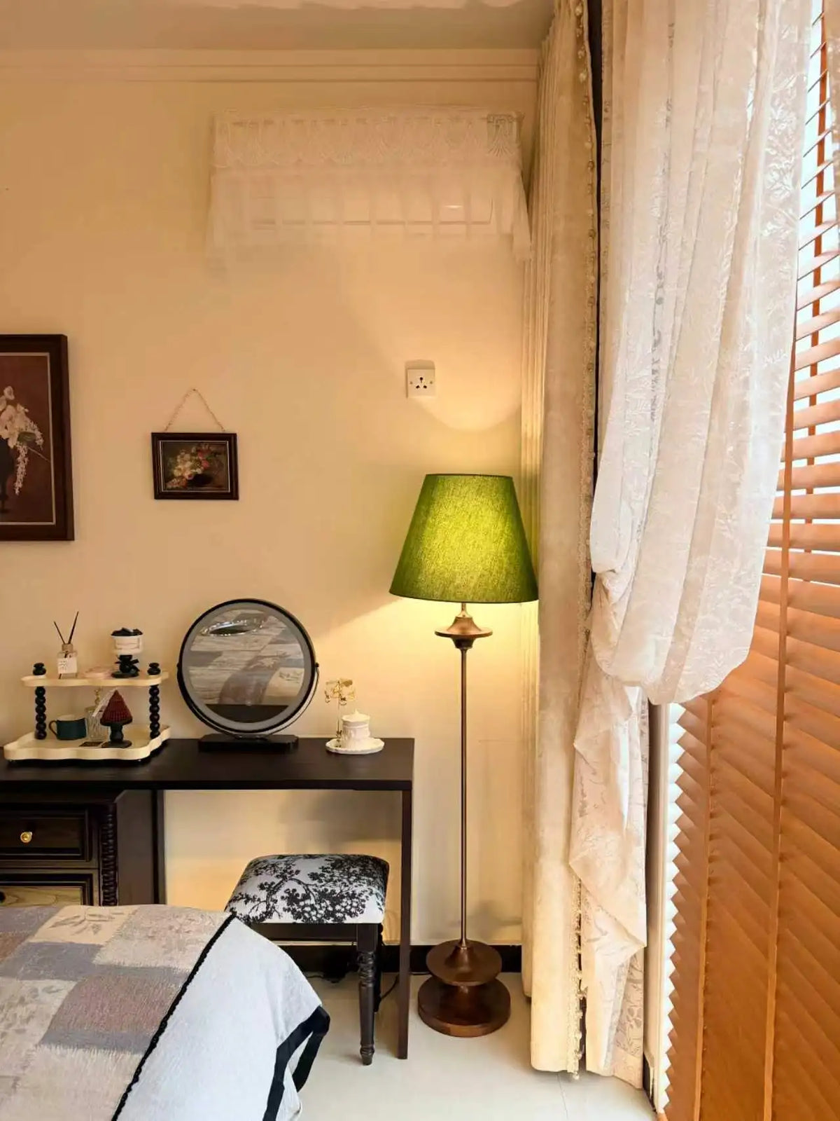 Americana Standing Lamp