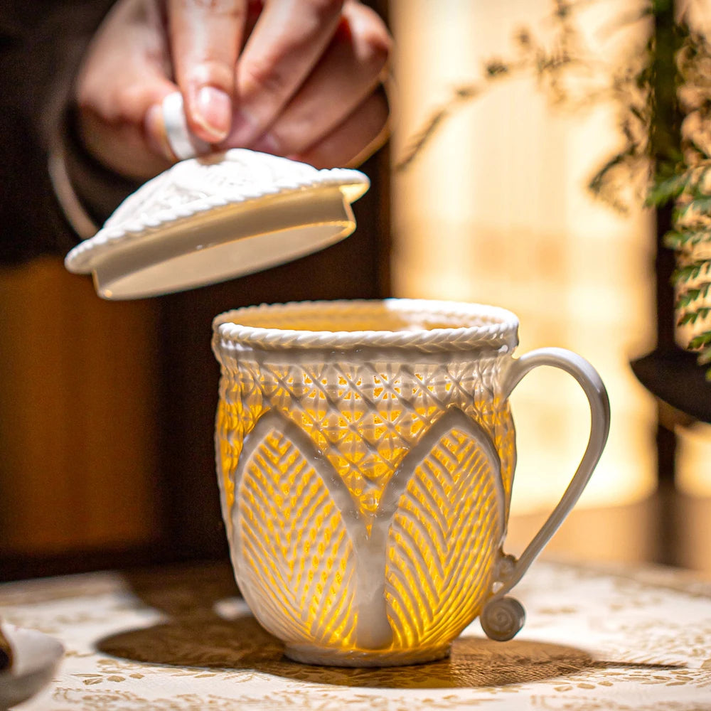 Broderie Lidded Mug