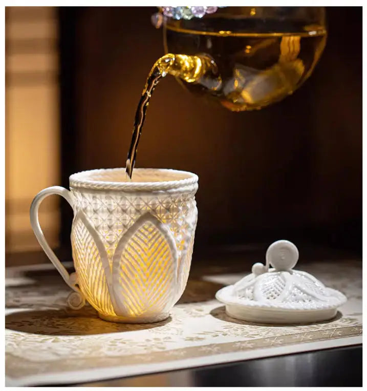 Broderie Lidded Mug